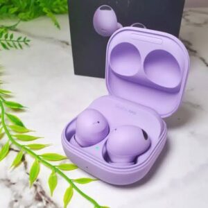 Wireless earbuds
